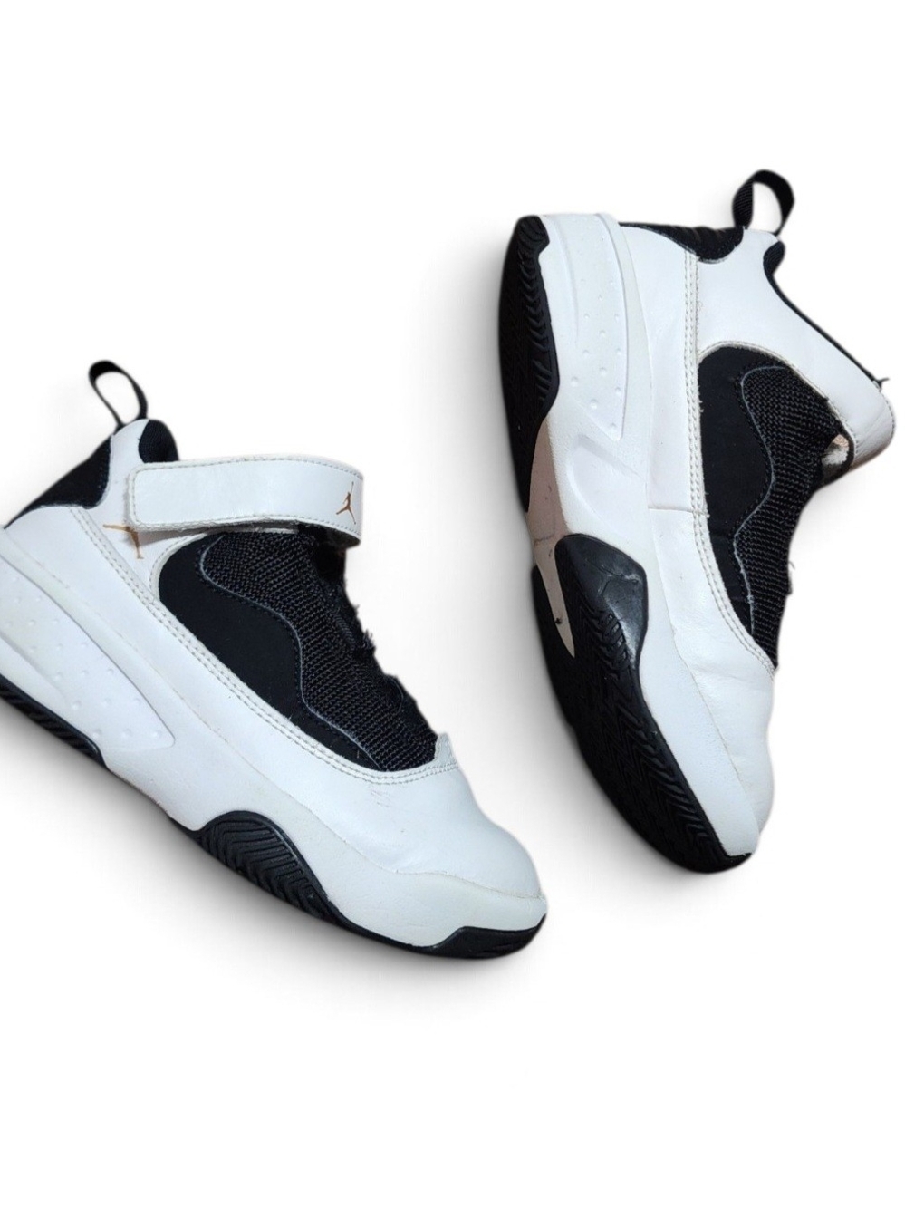 Air Jordan Max Aura 2 'White Black